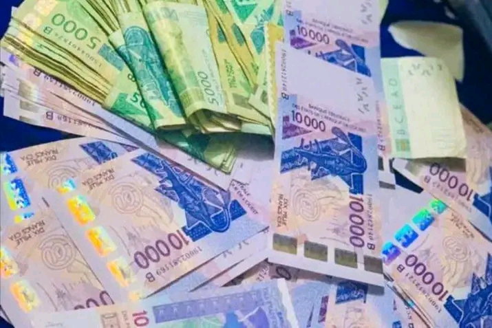 LE PORTE MONNAIE MAGIQUE EFFICACE EN FRANCE, +229 01 46 94 65 21 VRAI PORTEFEUILLE MAGIQUE A DISTANCE Numéro WhatsApp :+229 01 46 94 65 21 portefeuille est personnel et uniquement une personne peut l