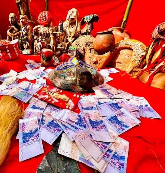 MARABOUT SERIEUX ET RECONNUE DU VRAI PORTEFEUILLE MAGIQUE EN FRANCE ;+229 01 46 94 65 21 Portefeuille magique, portefeuille magique en euro, +229 01 46 94 65 21 portefeuille magique marabout, porte monnaie magique au bénin, marabout puissant et gratuit, marabout très puissant, maitre marabout sérieux, marabout en France, vrai marabout, multiplication d’argent rapide, le secret du portefeuille magique, le bedou magique, le portefeuille magique existe il? , Portefeuille magique vérité, portefeuille magique en France, portefeuille magique en dollars, whatssap / tél: +229 01 46 94 65 21
Le portefeuille magique communément appelez bedou magique ou porte monnaie magique est une moyen d’avoir d’argent chaque jour. Le portefeuille permet d’avoir de l’argent chaque jour sans quitter chez toi. Beaucoup de personne se demande comment c’est possible cette réalité laisser moi vous expliquez.
Comment ça marche le portefeuille?
Le portefeuille c’est un enveloppe dans le quelle les génies passent des invisibles pour voler l’argent des société riches comme les banques et autres personne physique. Qui possède une richesse cachée quelque parts, les génies vont prendre cette somme que vous voulez pour vous déposer dans votre portefeuille. Pour avoir le portefeuille magique il faut pas vous inquiété c’est seulement les frais des ingrédient que vous allez payer.
Le portefeuille magique peut vous produit en Euro, en Dollars, en fcfa en chf, etc. En fcfa ça produit de 100.000 jusqu’à 1.000.000 par jours. En Euro ça donne de 1000£ à 5000£ par jour. Les frais des ingrédient dépend de combien tu veux que ça te produit pas jours. De plus la fin de chaque mois une fois que tu a la satisfaction il y a une somme que tu dois envoyez pour l’entretien des génies. Ceux qui te permet d’avoir la générosité des génies chaque jours pendant 3 Ans.
Avoir une portefeuille magique sans conséquence
Le porte monnaie magique n’a pas de conséquence sur votre vie ni des inconvénient sur vote famille. Beaucoup de personne croient que portefeuille a des effets secondaire sur leur vies mais c’est impossibles. Parce c’est comme engager une groupe de gens pour vous voler de l’argent et ils auront leur part c’est comme ça les génies fonctionne chaque mois vous m’envoyez une sommes pour les cérémonies de reconnaissance. Les totems a respectez pour utilisez le portefeuille sont simples. En cas ou vous ne les respectez pas le portefeuille magique vas arrête de produit pour vous.
Contactez-moi
Marabout puissant papa ZANGAN
Numéro de WhatsApp :… … … … +229 01 46 94 65 21
Numéro de téléphone :… … … … +229 01 46 94 65 21
Travail Rapide / Discrétion Absolue