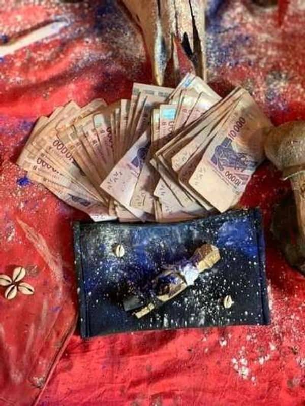 VOILA COMMENT OBTENIR LE VRAI PORTEFEUILLE MAGIQUE A DISTANCE+229 01 46 94 65 21 Portefeuille magique, portefeuille magique en euro, portefeuille magique marabout, porte monnaie magique au bénin, marabout puissant et gratuit, marabout très puissant, maitre marabout sérieux, marabout en France, vrai marabout, multiplication d’argent rapide, le secret du portefeuille magique, le bedou magique, le portefeuille magique existe il? , Portefeuille magique vérité, portefeuille magique en France, portefeuille magique en dollars, whatssap / tél: +229 46 94 65 21
Le portefeuille magique communément appelez bedou magique ou porte monnaie magique est une moyen d’avoir d’argent chaque jour. Le portefeuille permet d’avoir de l’argent chaque jour sans quitter chez toi. Beaucoup de personne se demande comment c’est possible cette réalité laisser moi vous expliquez.
Comment ça marche le portefeuille?
Le portefeuille c’est un enveloppe dans le quelle les génies passent des invisibles pour voler l’argent des société riches comme les banques et autres personne physique. Qui possède une richesse cachée quelque parts, les génies vont prendre cette somme que vous voulez pour vous déposer dans votre portefeuille. Pour avoir le portefeuille magique il faut pas vous inquiété c’est seulement les frais des ingrédient que vous allez payer.
Le portefeuille magique peut vous produit en Euro, en Dollars, en fcfa en chf, etc. En fcfa ça produit de 100.000 jusqu’à 1.000.000 par jours. En Euro ça donne de 1000£ à 5000£ par jour. Les frais des ingrédient dépend de combien tu veux que ça te produit pas jours. De plus la fin de chaque mois une fois que tu a la satisfaction il y a une somme que tu dois envoyez pour l’entretien des génies. Ceux qui te permet d’avoir la générosité des génies chaque jours pendant 3 Ans.
Avoir une portefeuille magique sans conséquence
Le porte monnaie magique n’a pas de conséquence sur votre vie ni des inconvénient sur vote famille. Beaucoup de personne croient que portefeuille a des effets secondaire sur leur vies mais c’est impossibles. Parce c’est comme engager une groupe de gens pour vous voler de l’argent et ils auront leur part c’est comme ça les génies fonctionne chaque mois vous m’envoyez une sommes pour les cérémonies de reconnaissance. Les totems a respectez pour utilisez le portefeuille sont simples. En cas ou vous ne les respectez pas le portefeuille magique vas arrête de produit pour vous.
Contactez-moi
Marabout puissant papa ZANGAN
Numéro de WhatsApp :… … … … +229 46 94 65 21
Numéro de téléphone :… … … … +229 46 94 65 21
Travail Rapide / Discrétion Absolue